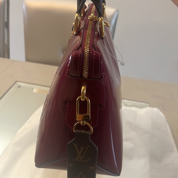 Louis Vuitton/vernis and monogram purse with strap and mirror - Picture 6 of 14